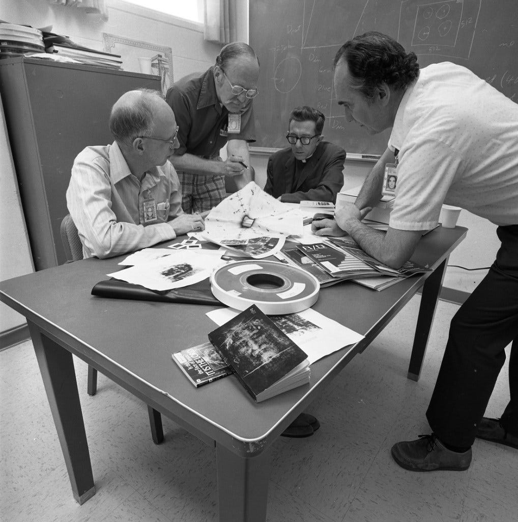 Morris Dinegar and other LASL Researcher go over Shroud evidence