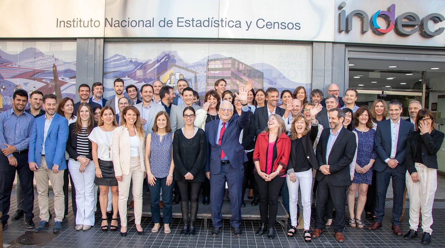 El equipo que restableció el servicio oficial de estadísticas. Gracias por la confianza. Cuídenlo!!! @JorgeTodesca @IndecArgentina El equipo que restableció el servicio oficial de estadísticas. Gracias por la confianza. Cuídenlo!!! @JorgeTodesca @IndecArgentina