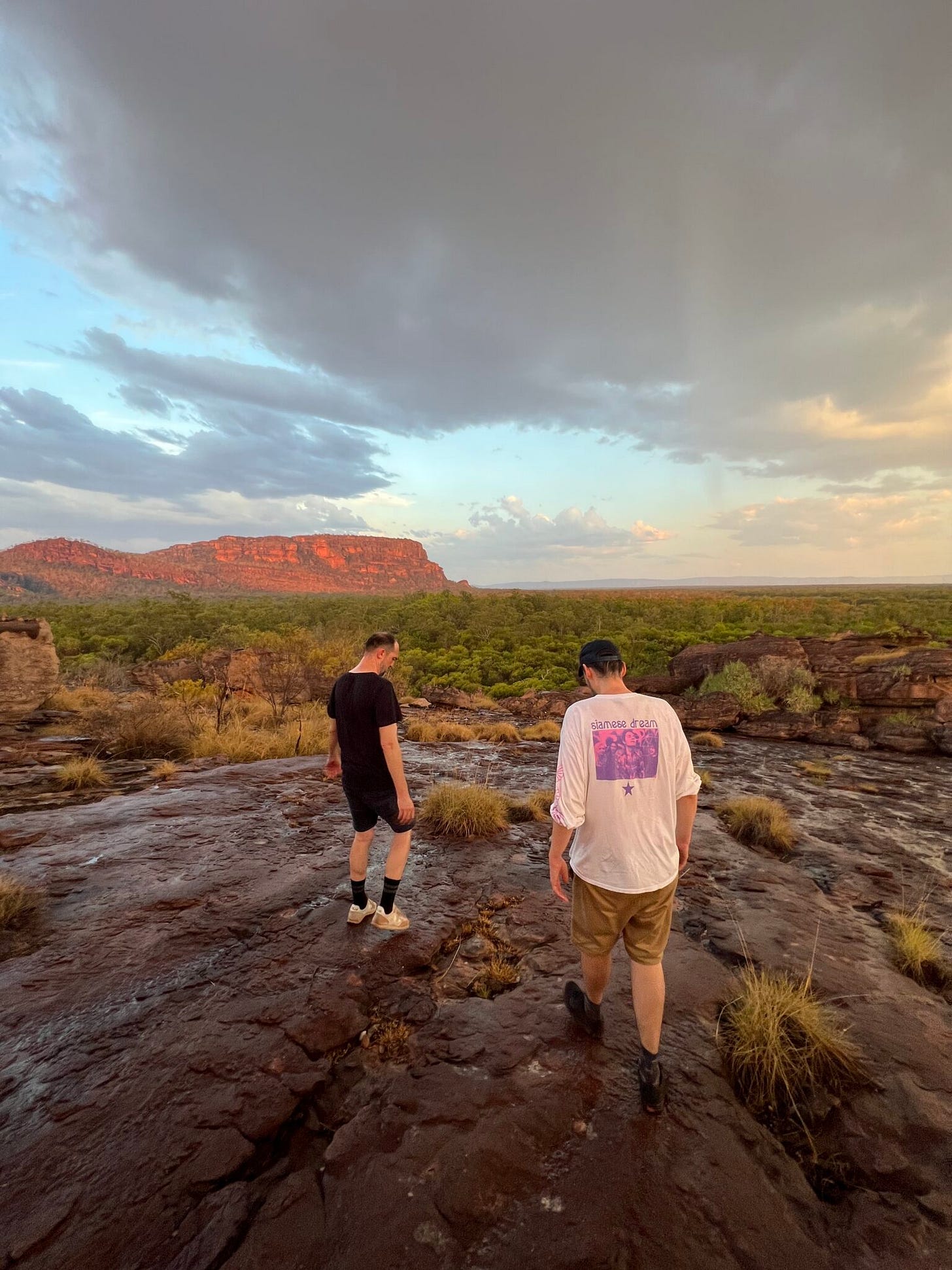 Michael und Jochen vor dem Nourlangie Rock im Kakadu National Park Michael und Jochen vor dem Nourlangie Rock im Kakadu National Park