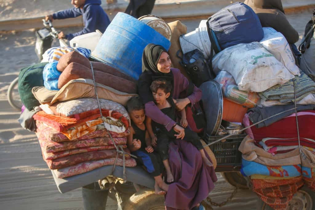 Families returning to Northern Gaza following the ceasefire. © 2025 UNRWA photo.