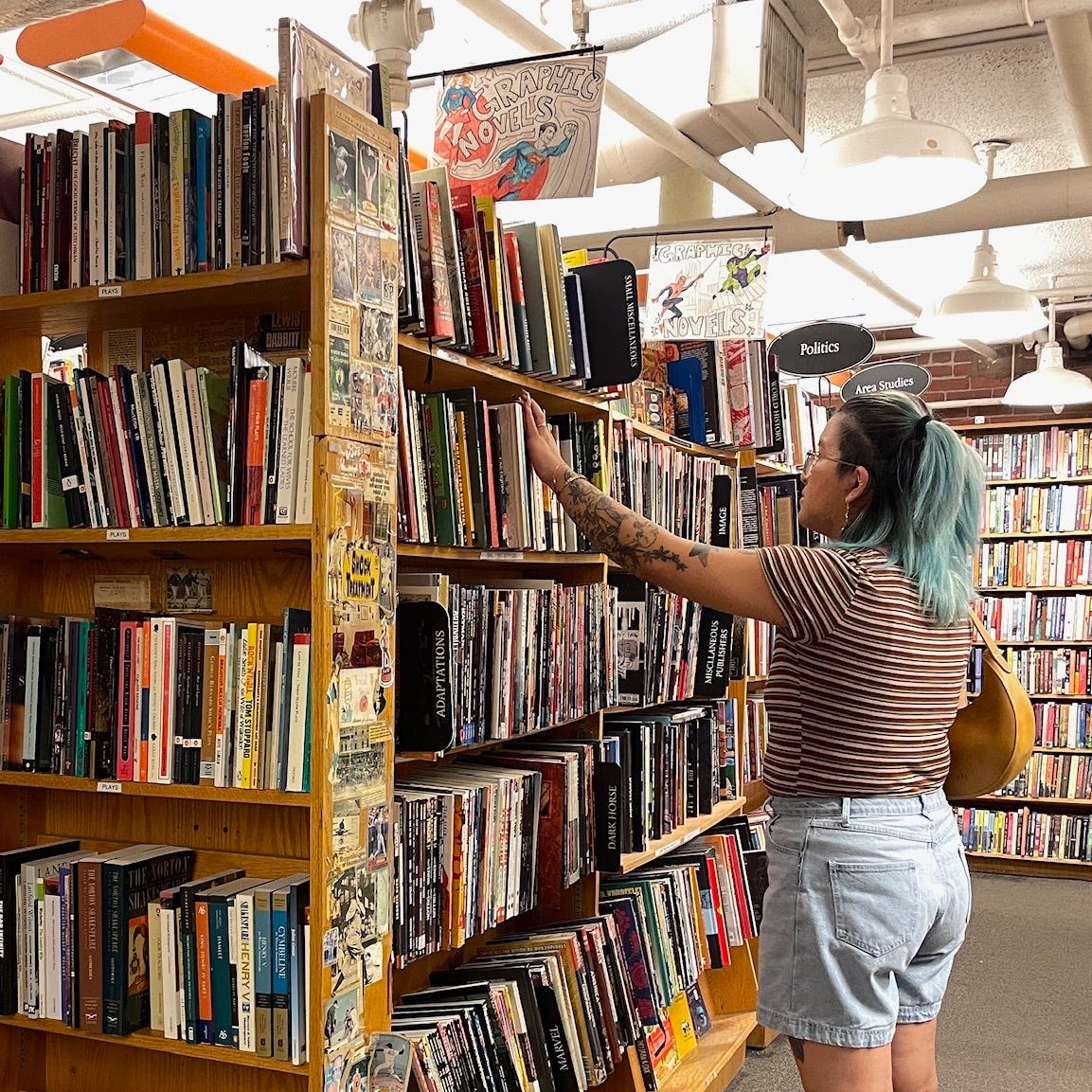 Gigi Writes with Kiki