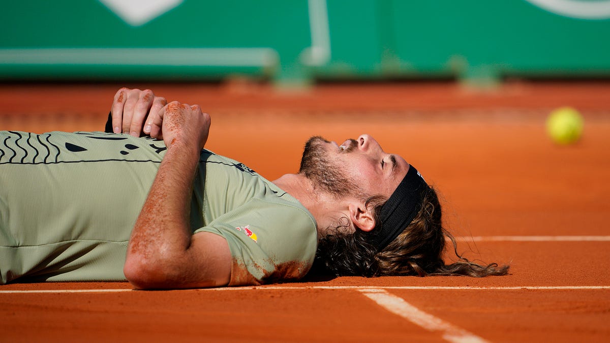 Tsitsipas Back On Clay