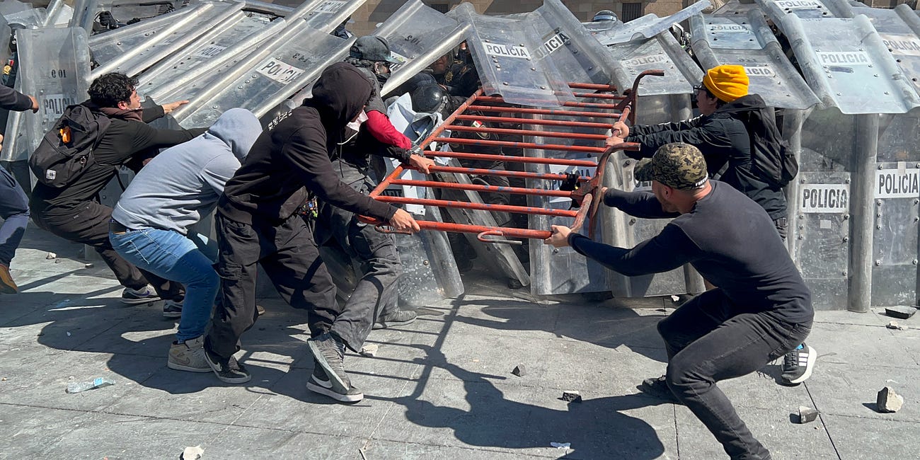 BREAKING: Watch Mexican Protesters vs. Police — Inside the Presidential Palace Battle
