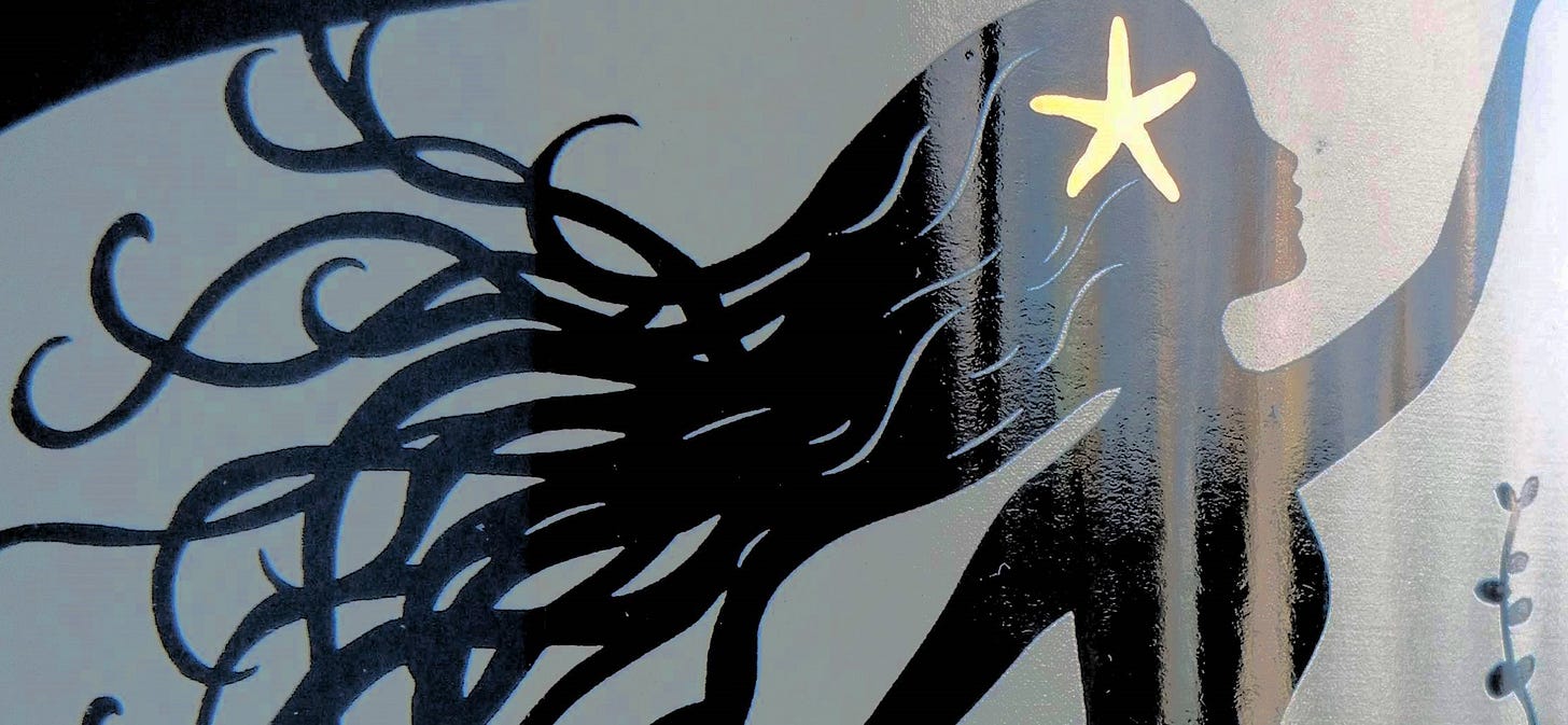 Sirens Call Pinot Noir 2010 Label Detail Sirens Call Pinot Noir 2010 Label Detail