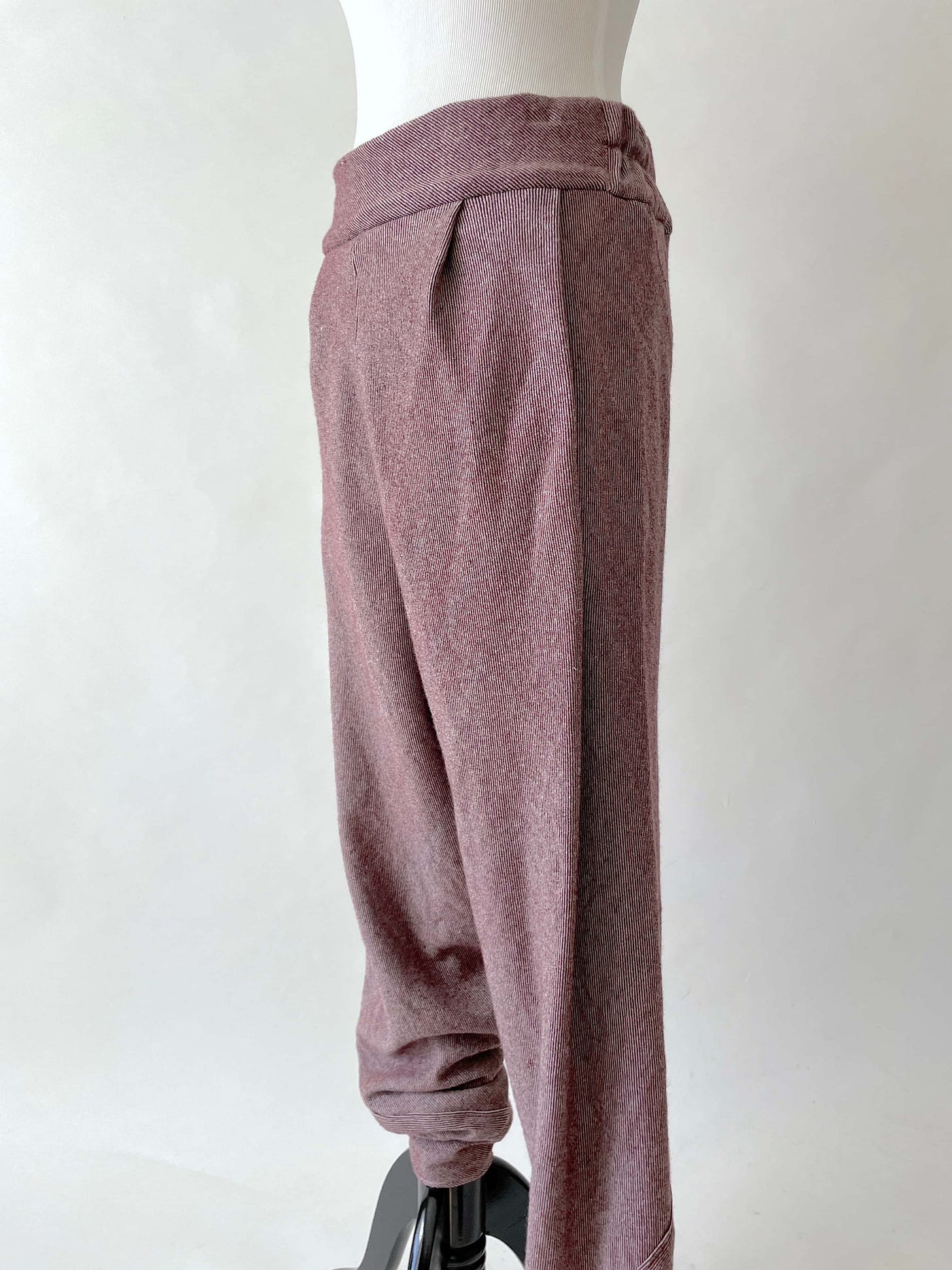The 10-Square Pants seen from the side.