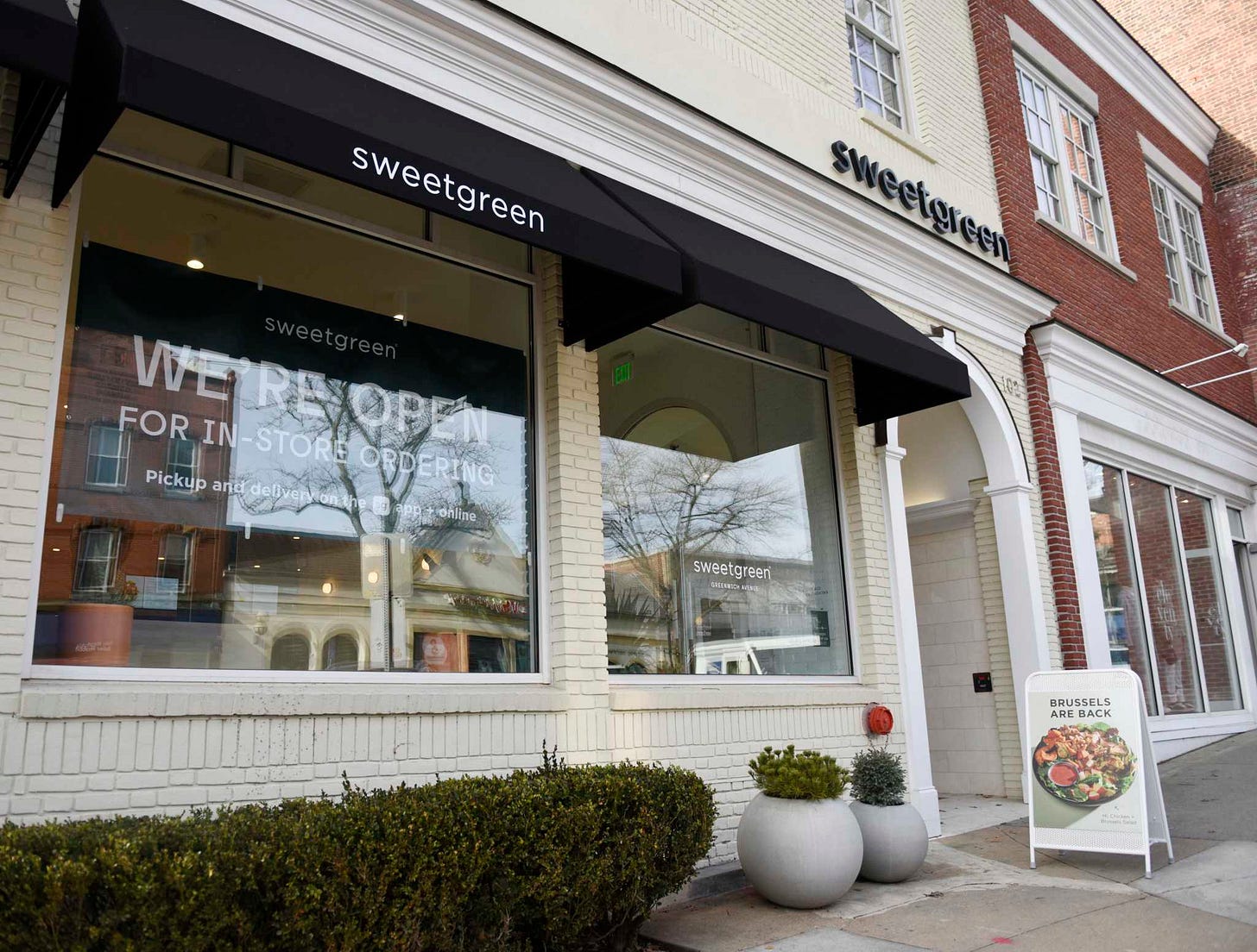 Sweetgreen opens fast casual salad restaurant on Greenwich Avenue Sweetgreen opens fast casual salad restaurant on Greenwich Avenue