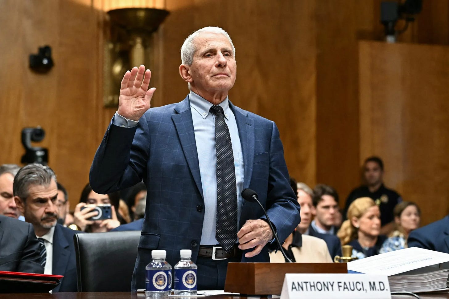 Fauci Pleads Fifth Amendment in Senate Covid-19 Hearing - Bloomberg
