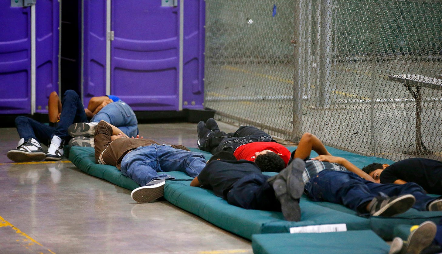 Those photos of immigrant children "caged" by the US are from 2014 — Quartz Those photos of immigrant children "caged" by the US are from 2014 — Quartz