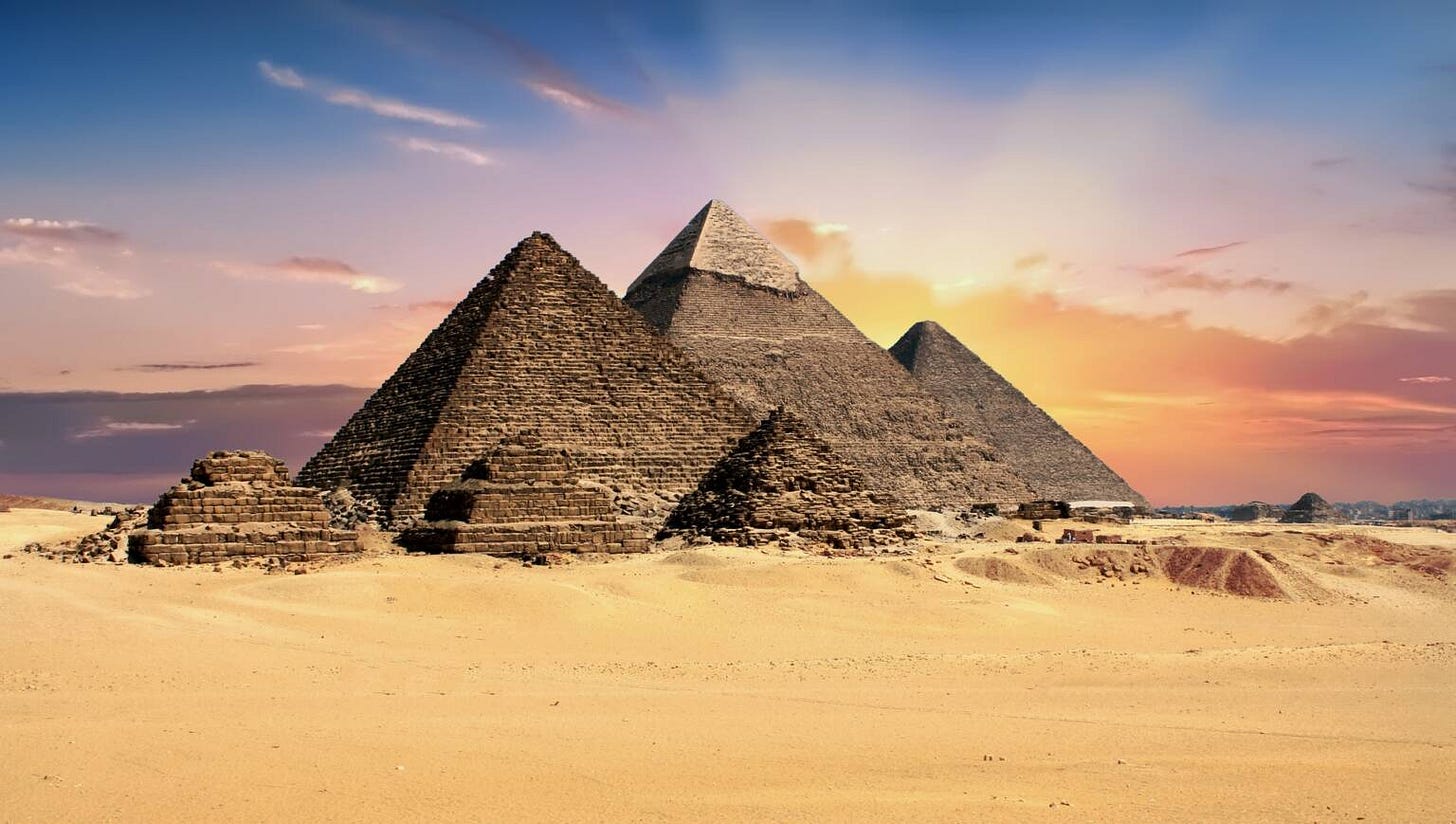 pyramids-2159286_1920-1536x869.jpg