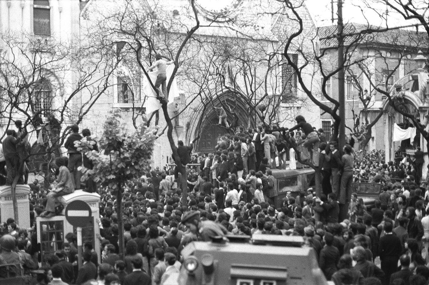 As Horas Decisivas de Abril - RTP