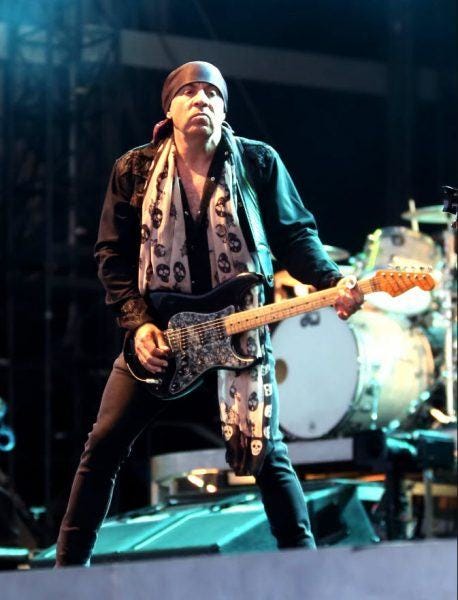 steven van zandt playing onstage steven van zandt playing onstage