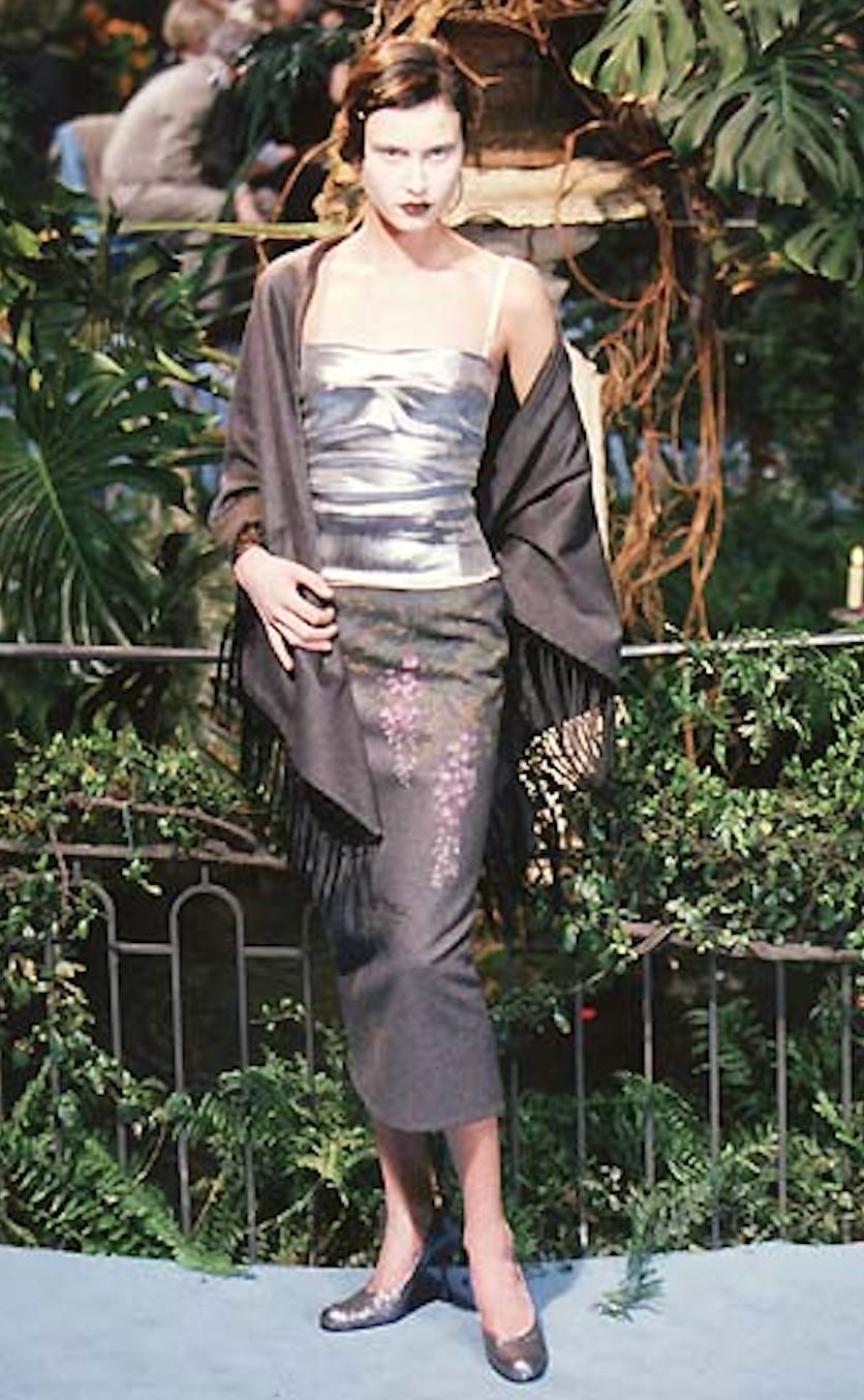 Salsation最新作サルセーション Shawl withOpening All You Need Is a Sexy Summer Shawl - by Liana Satenstein