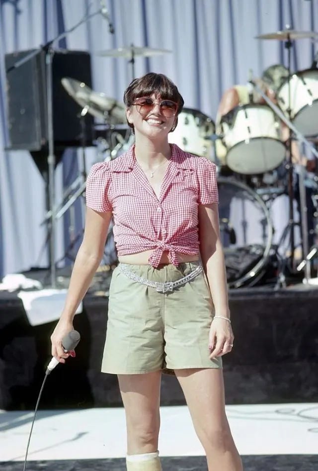Linda Ronstadt in her prime, an unparalleled force in rock music. Linda Ronstadt in her prime, an unparalleled force in rock music.