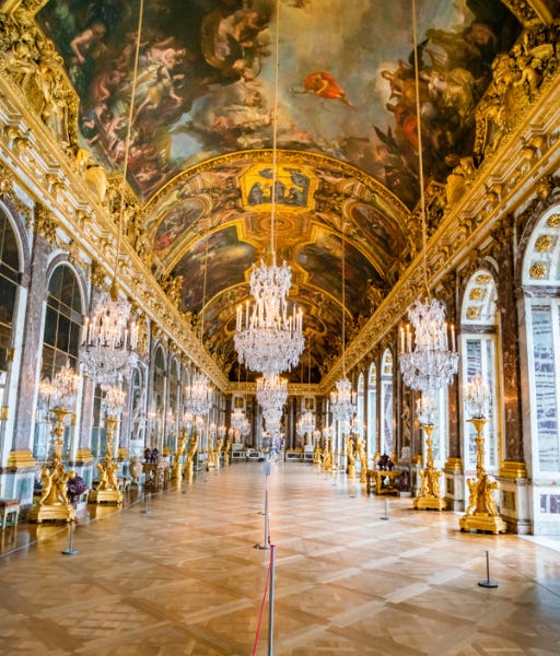 Hallway of Mirrors: Unveiling Mysteries & Mind-Bending Illusions