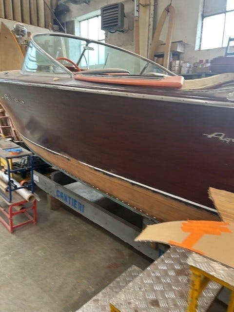 RIVA CEAUSESCU 4.jpg