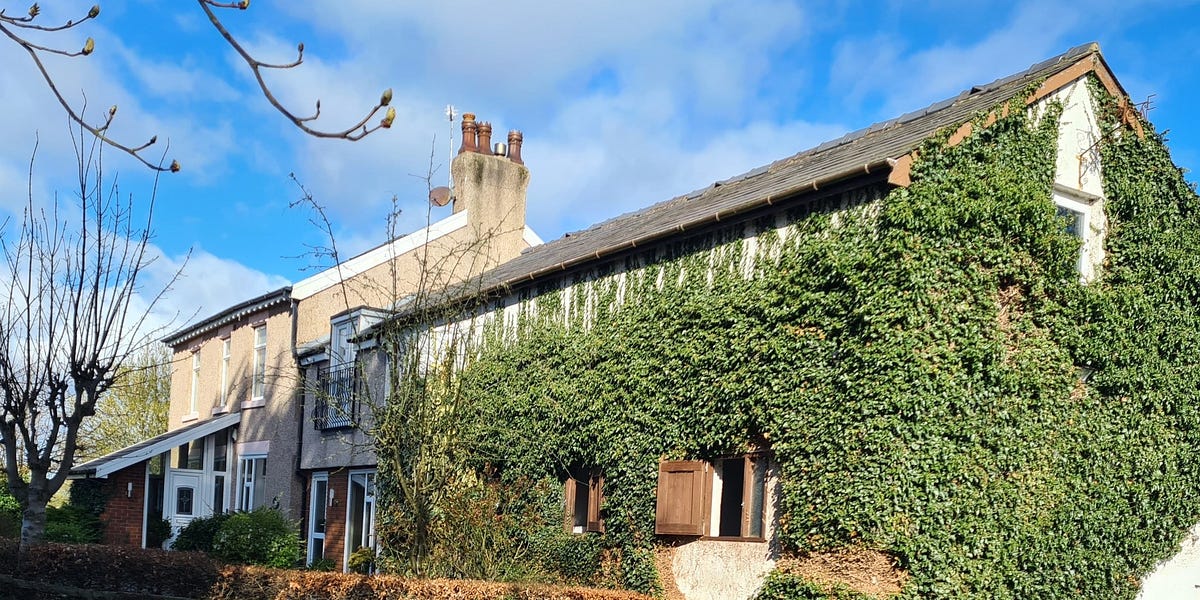Smallholding 5 Bed Equestrian Smallholding For Sale With Stables & 2 Acres of ...