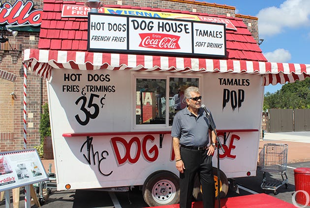 Portillo's founder brings Chicago taste to university area – The Oracle