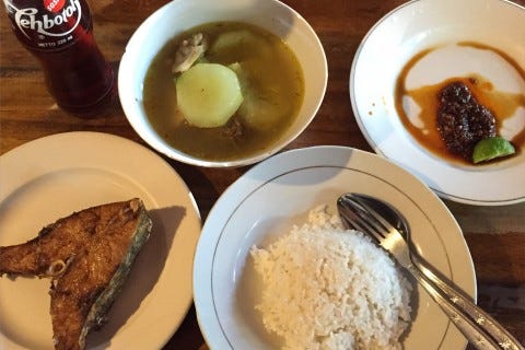 Grab a bite to eat in Sanur. Photo: Stuart McDonald Grab a bite to eat in Sanur. Photo: Stuart McDonald