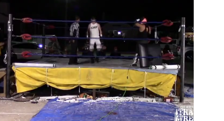 [Screenshot: Ring before match begin]