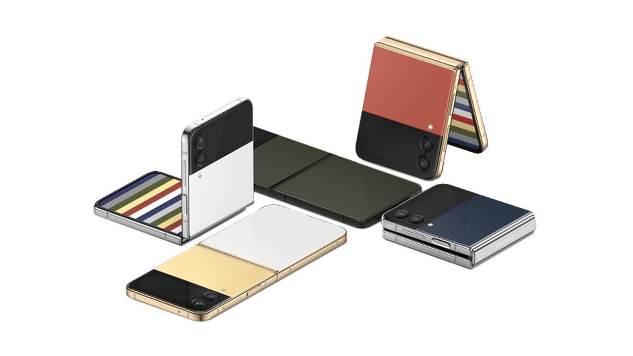 Five Z Flip 4 phones in various states of folded or unfolded