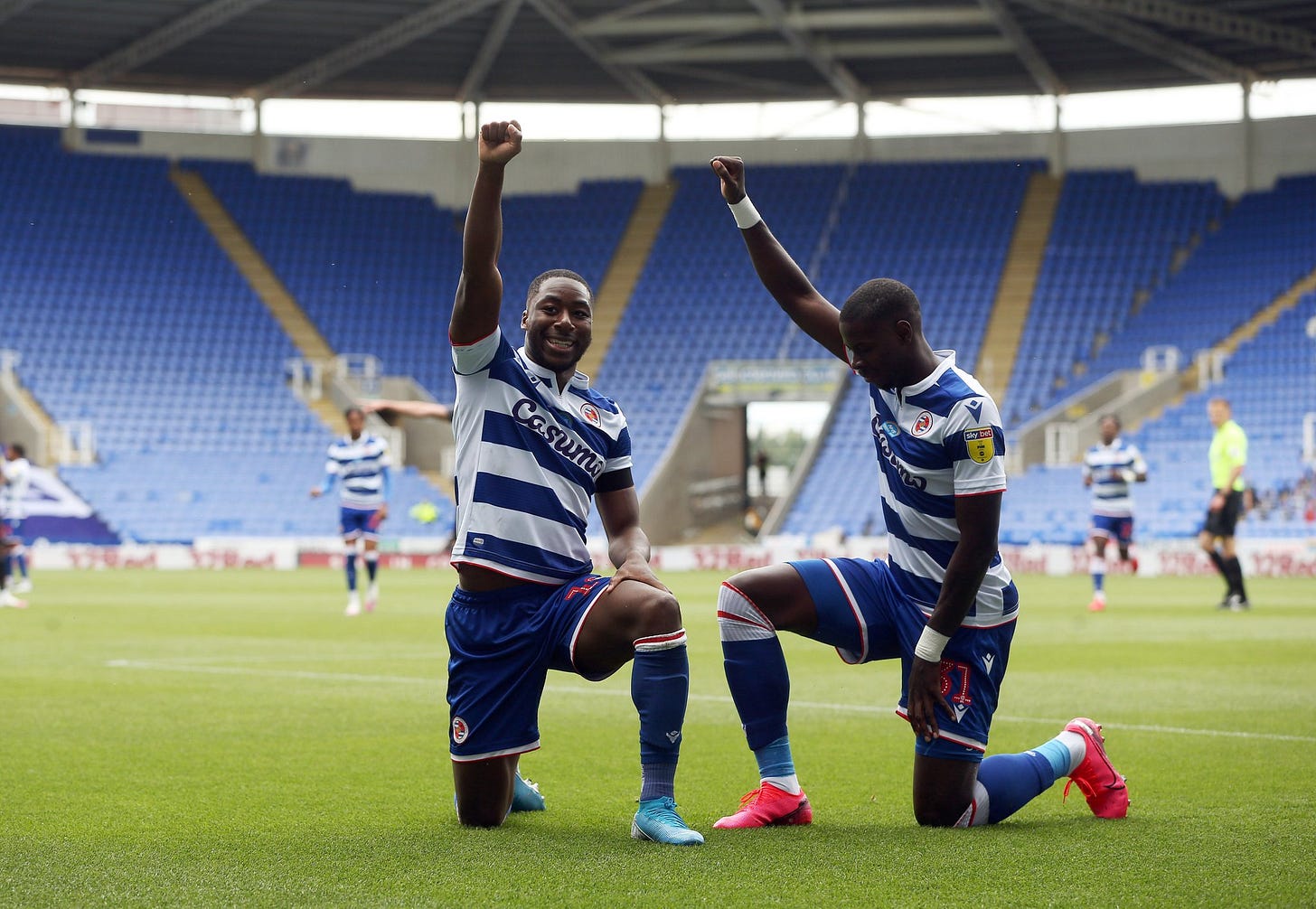 Reading FC on Twitter: " @Yaks75 and Lucas Joao, provider and scorer, take  a knee after finding the back of the net. https://t.co/6ROHAFyF03" / Twitter