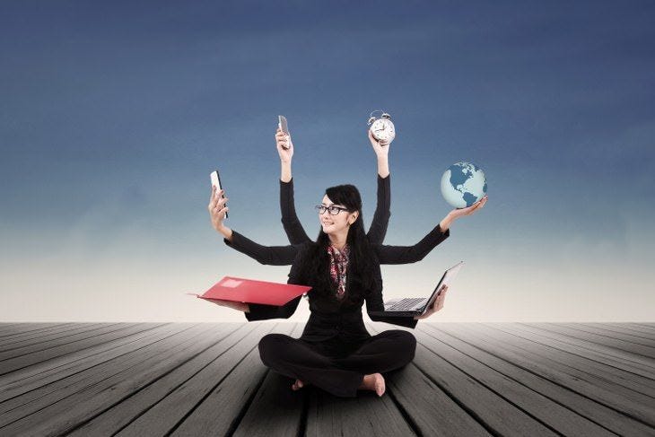 psychology facts - woman with many arms multitasking