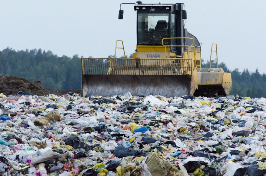 Waste from the fashonindustry going to landfill