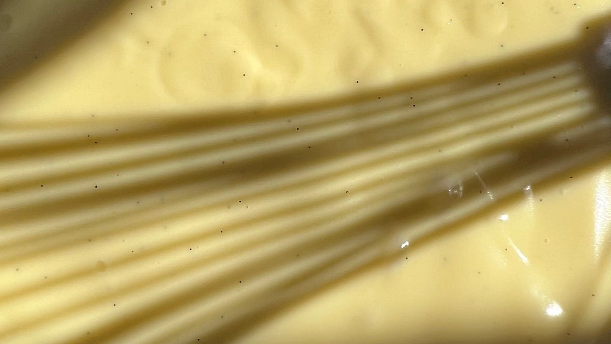 vanilla pastry cream - by Kassie Mendieta - bake chats