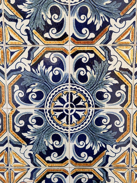 Calçadas and azulejos