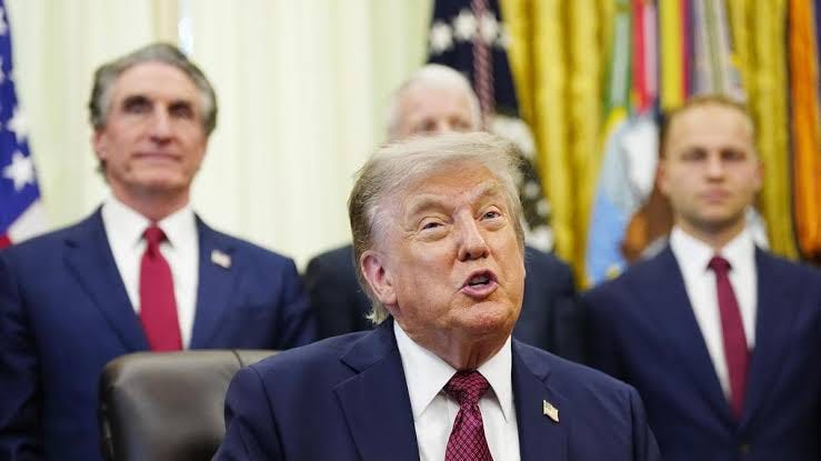 Trump estudia cómo intensificar la guerra con Irán, que extiende las amenazas a sus aliados Trump estudia cómo intensificar la guerra con Irán, que extiende las amenazas a sus aliados