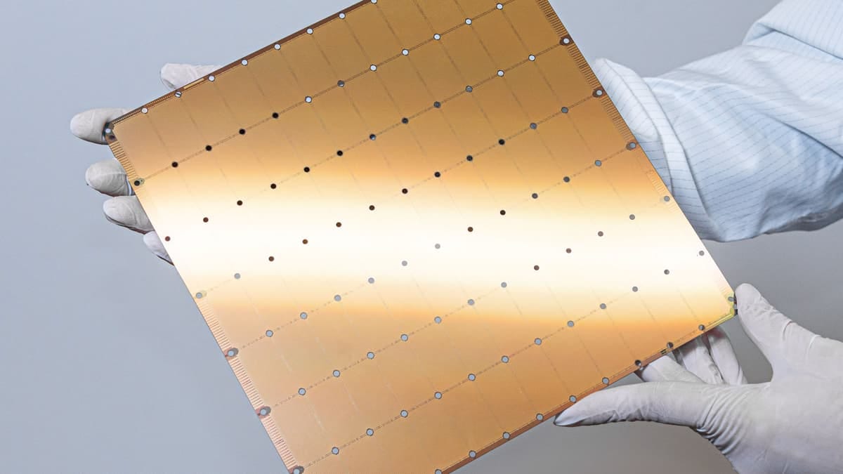 Cerebras Systems Wafer-Scale Engine 3: 200 Best Inventions of 2024 Cerebras Systems Wafer-Scale Engine 3: 200 Best Inventions of 2024