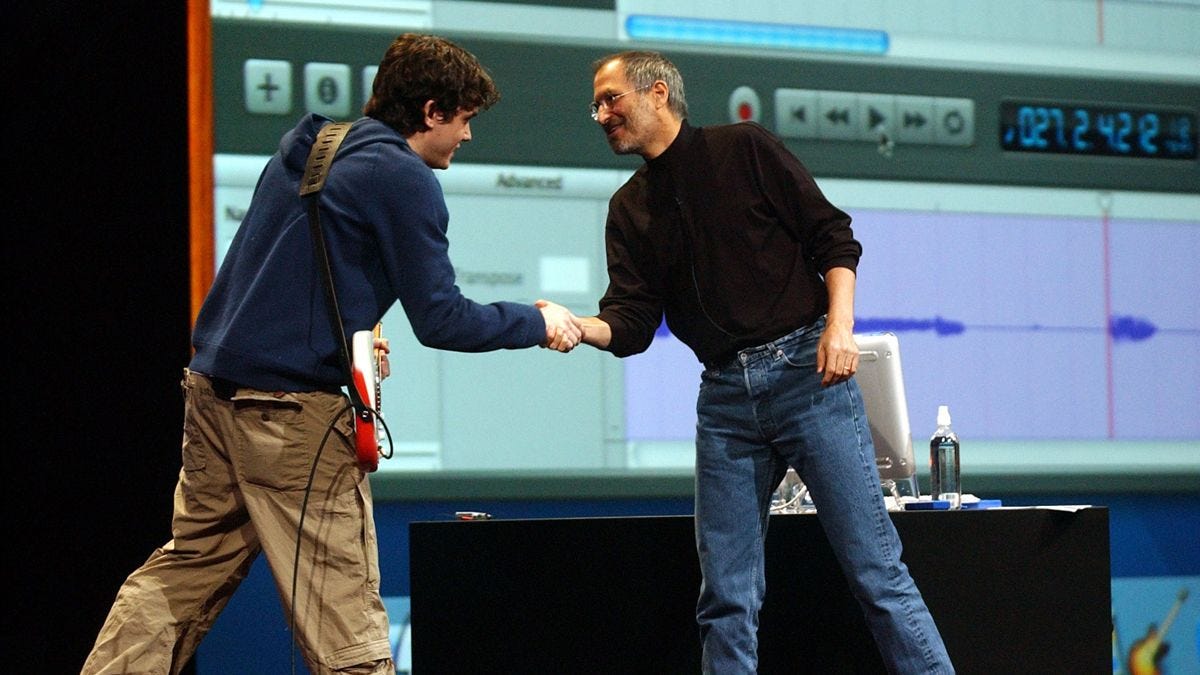 Watch John Mayer help Steve Jobs launch GarageBand and usher in a new age of home recording | Guitar World Watch John Mayer help Steve Jobs launch GarageBand and usher in a new age of home recording | Guitar World