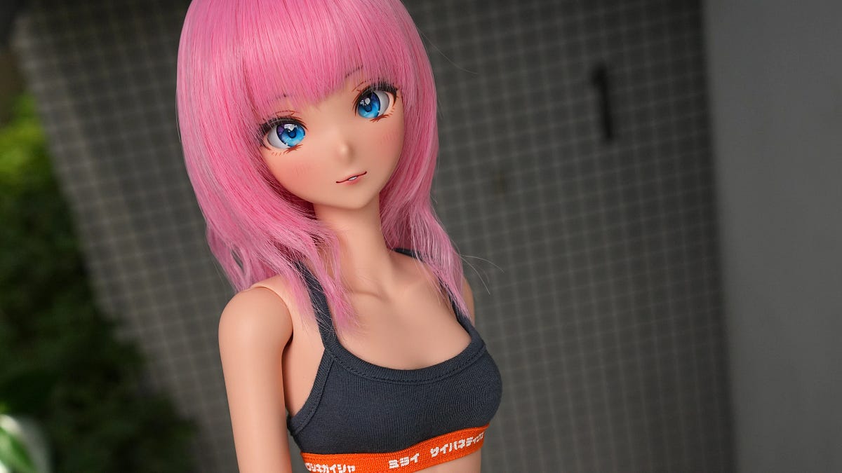 Window Shopping: Danny Choo's Smart Doll