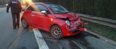 Accident sur le R3 à Châtelineau: une Fiat 500 percute la berme - sudinfo.be