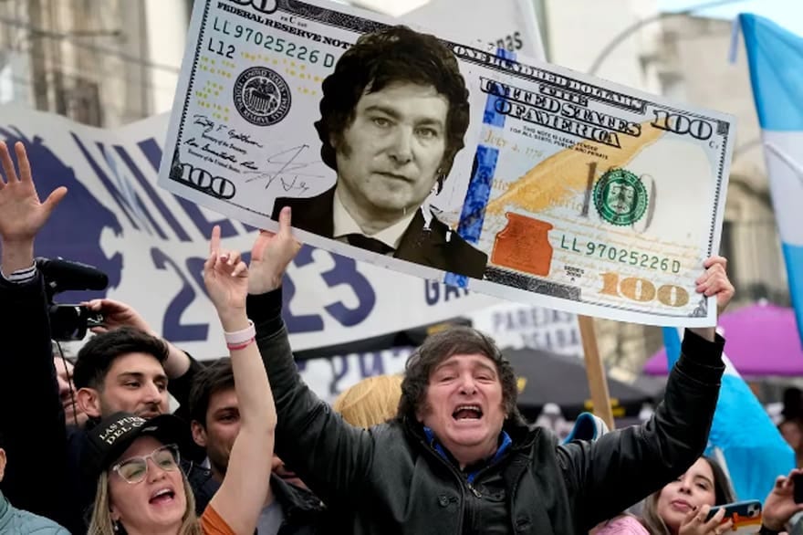 Milei, la dolarización y la magia monetaria - LA NACION