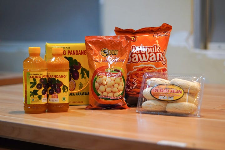 Top left: A Pasalubong store selling specialty products from Bicol; Top right: Various pasalubong items in a Filipino store; Bottom left: Oleh-oleh store in Bali; Bottom right: Oleh-oleh specialty products from Makassar