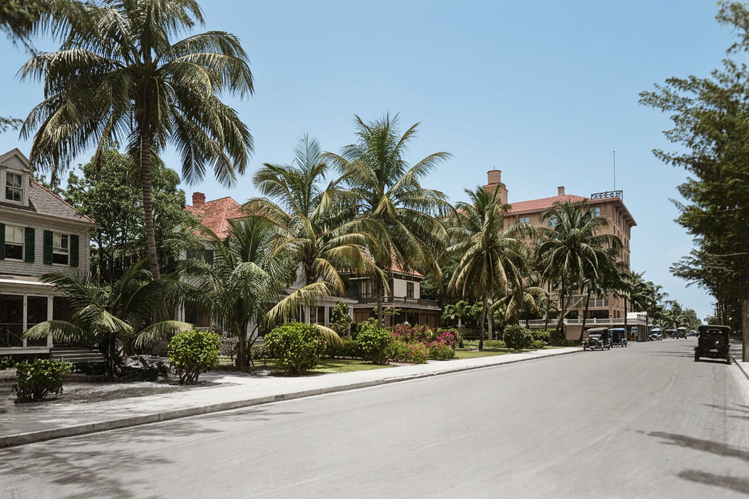 Colorized view of SE Second Avenue, looking north from near SE Second Street, in 1921. Courtesy of Florida State Archives.