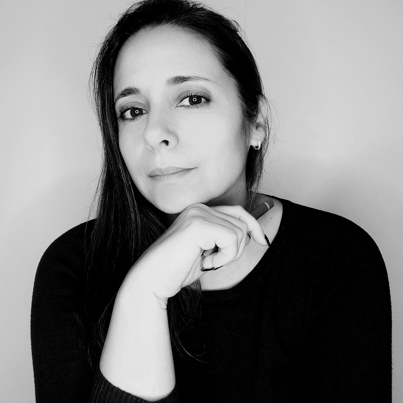 Primeira Pessoa | Lara Barradas logo