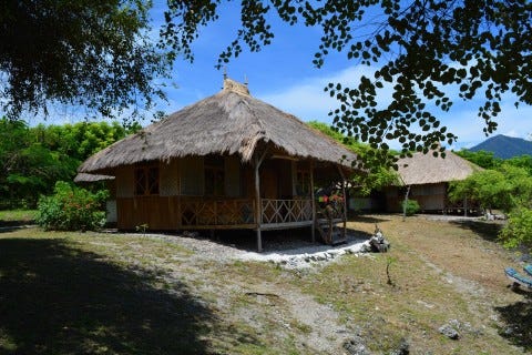 ISLANDS: Wooden bungalows ISLANDS: Wooden bungalows