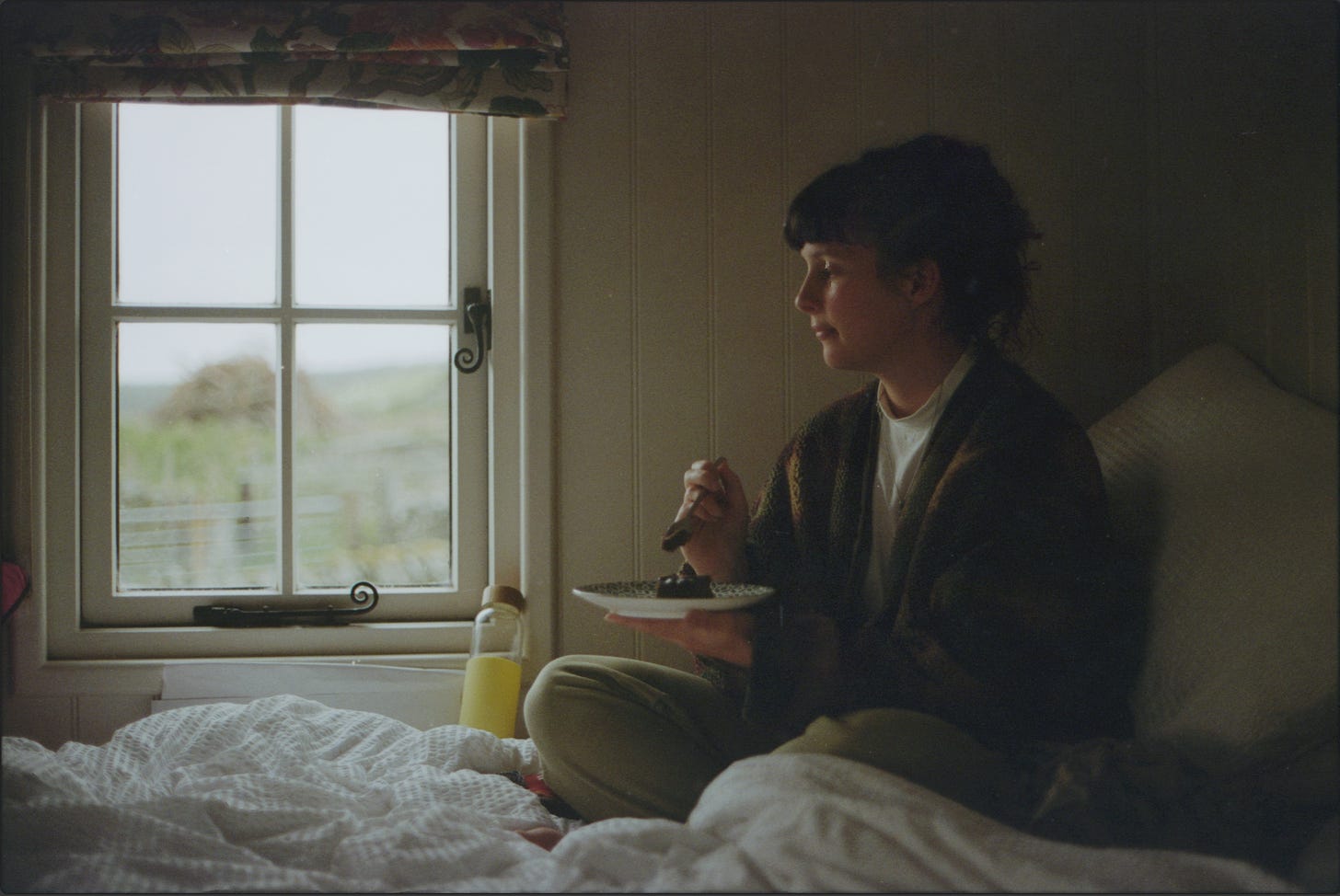 suffocation summer cornwall holidays beach sadness depression hidden gems lonely honest writer philosophical september escape travel suffocation summer cornwall holidays beach sadness depression hidden gems lonely honest writer philosophical september escape travel