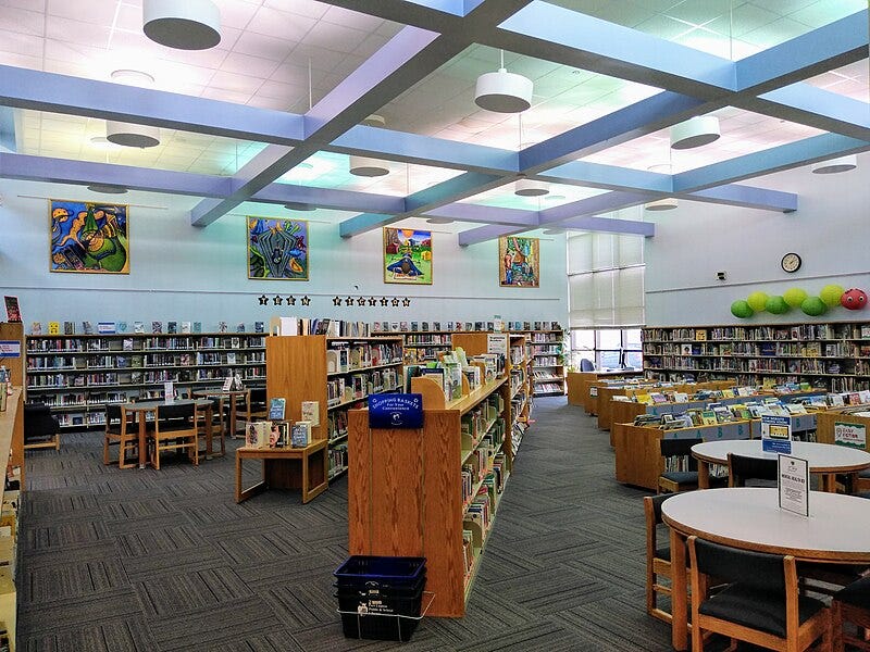 File:Fort Lupton Public & School Library Interior.jpg
