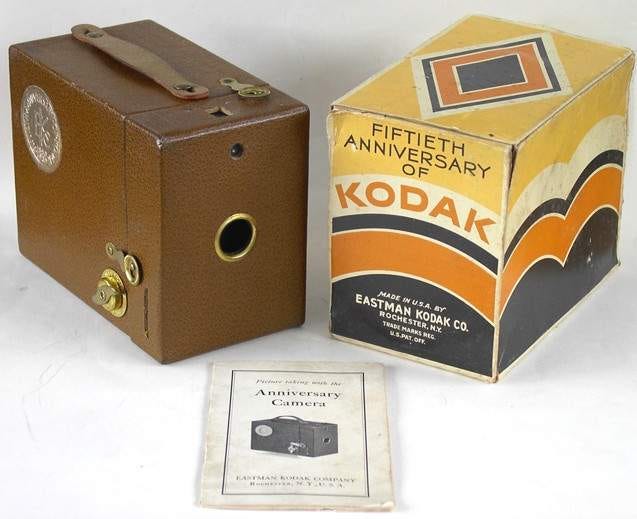 18 No.2 Hawk-Eye model C - The Anniversary of Kodak - Browniecam