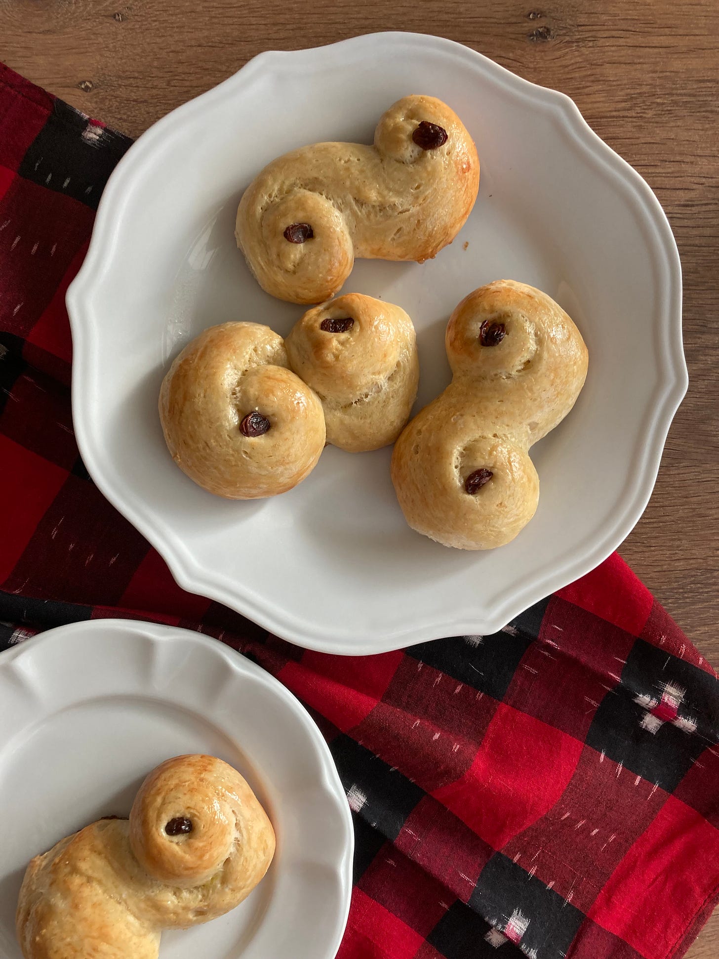 A plate of saffron buns