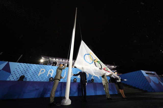 2024 Paris Olympics: Olympic flag raised upside down during Opening Ceremony - Yahoo Sports 2024 Paris Olympics: Olympic flag raised upside down during Opening Ceremony - Yahoo Sports