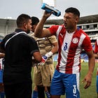 Fútbol a sol y sin sombra: como el calor extremo pone en riesgo a los astros del mañana