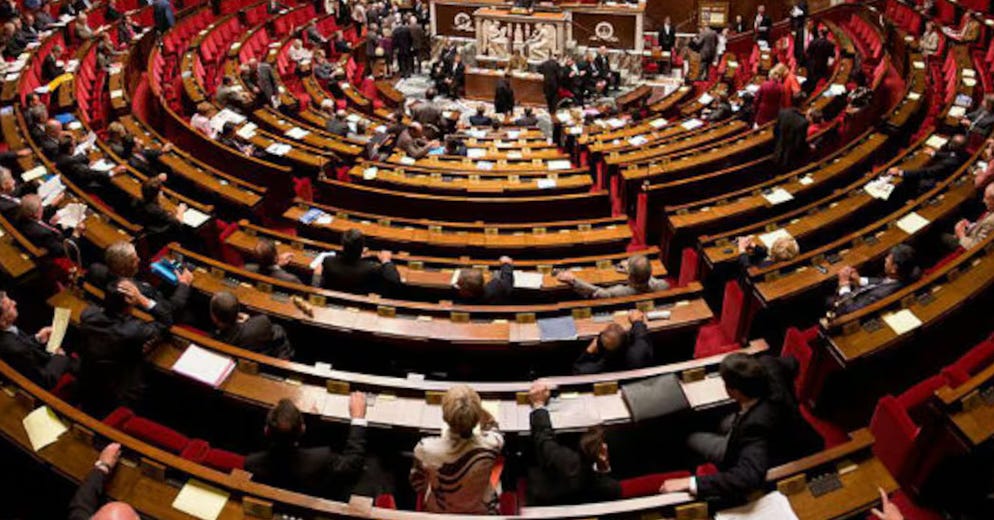 L’interdiction des réseaux sociaux aux moins de 15 ans définitivement adoptée par le Parlement