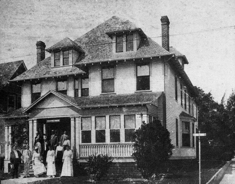 Figure 1: The Frazure House inn on Biscayne Boulevard, aka The Boulevard, in 1917. Courtesy of Florida State Archives. Figure 1: The Frazure House inn on Biscayne Boulevard, aka The Boulevard, in 1917. Courtesy of Florida State Archives.