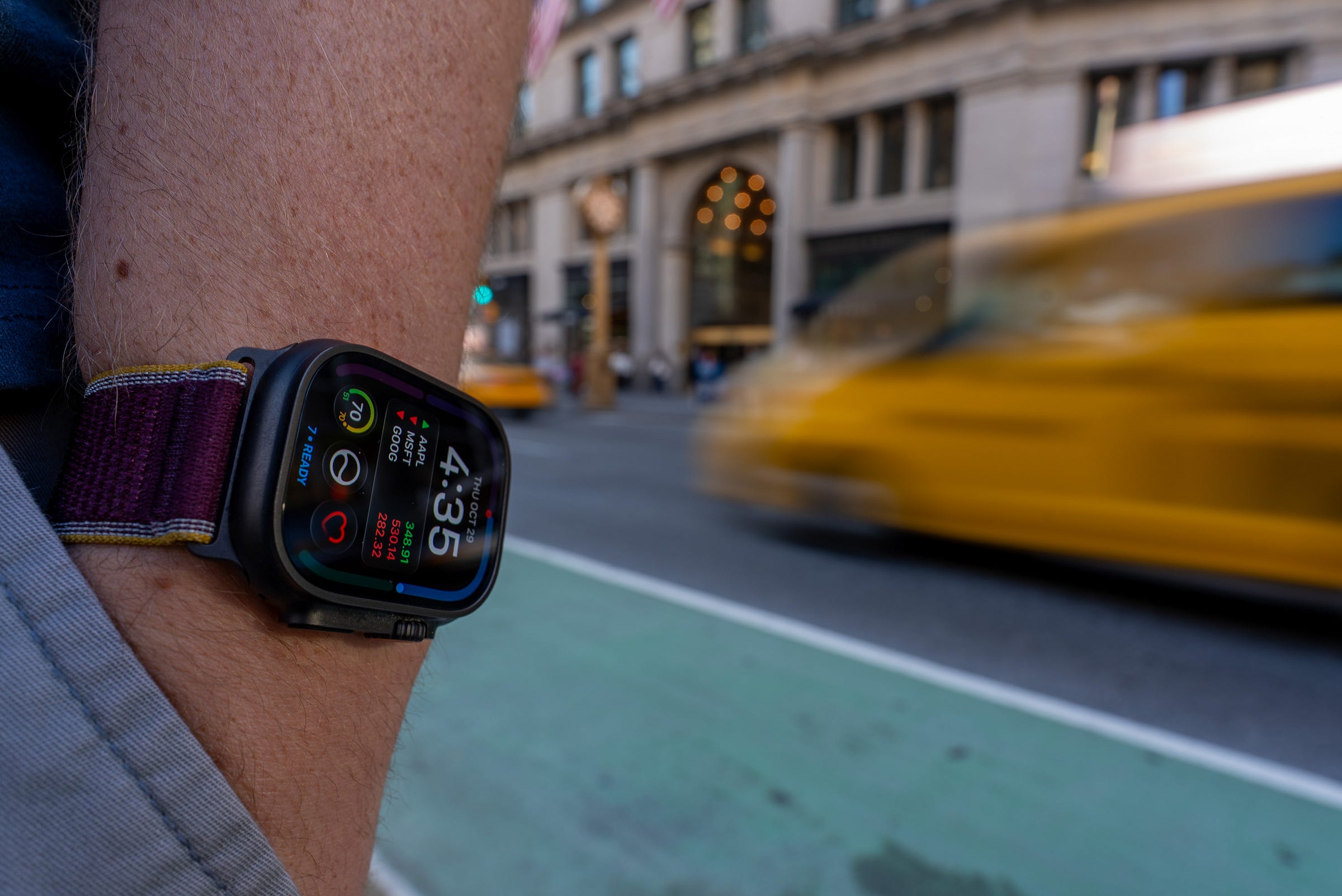 Apple Watch Ultra 4 yellow taxi Apple Watch Ultra 4 yellow taxi