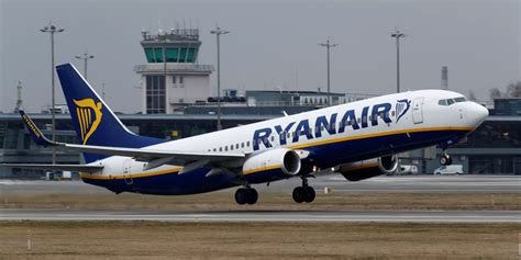 Ryanair, one of the world's biggest airlines, plans to run 40% of its ...