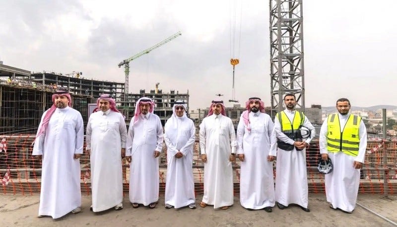 الخطيب يتفقد مشروع ذا بوينت ويؤكد مكانة عسير السياحية - صحيفة الحقيقة الإلكترونية الخطيب يتفقد مشروع ذا بوينت ويؤكد مكانة عسير السياحية - صحيفة الحقيقة الإلكترونية